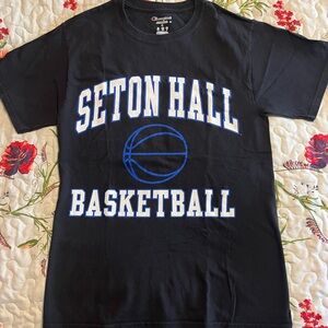 Seton Hall Basketball t-Shirt, small - perfect for college admissions bed party